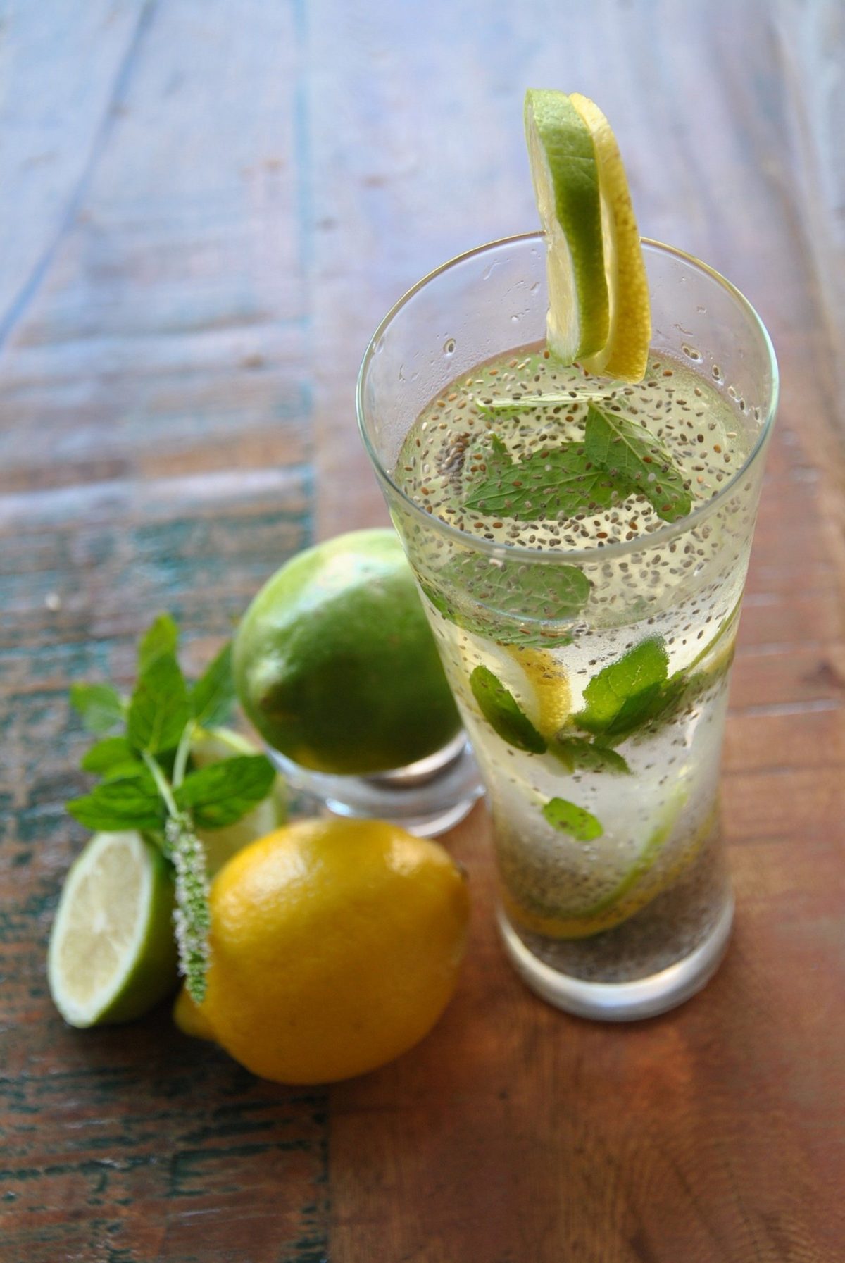 Chia lemon water for weight loss: How to make + when to drink it