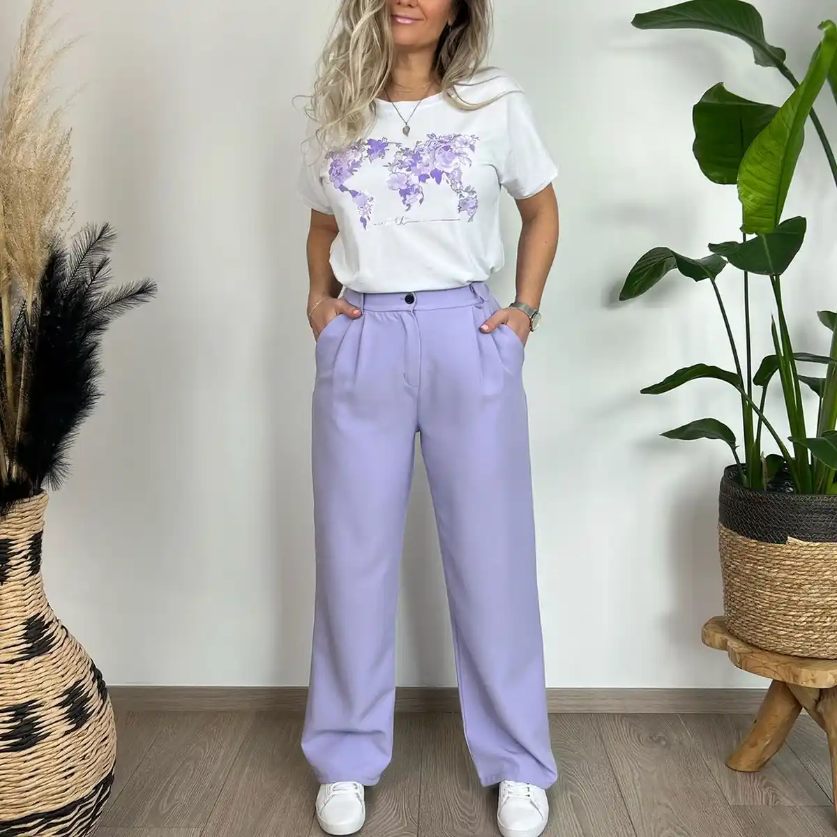 What to wear with purple pants? Best outfit ideas for females
