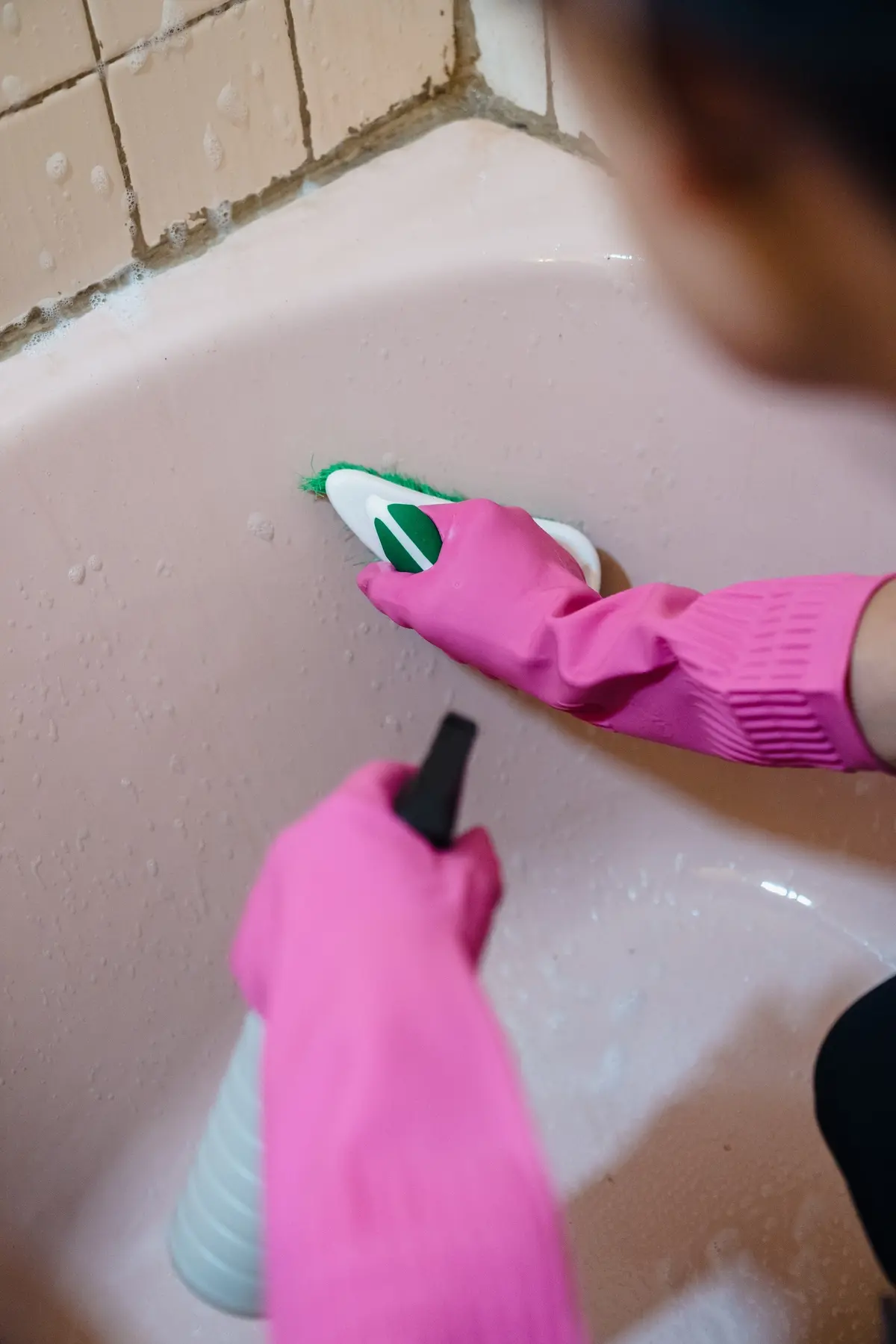 how to remove semi permanent hair dye stains from bathtub