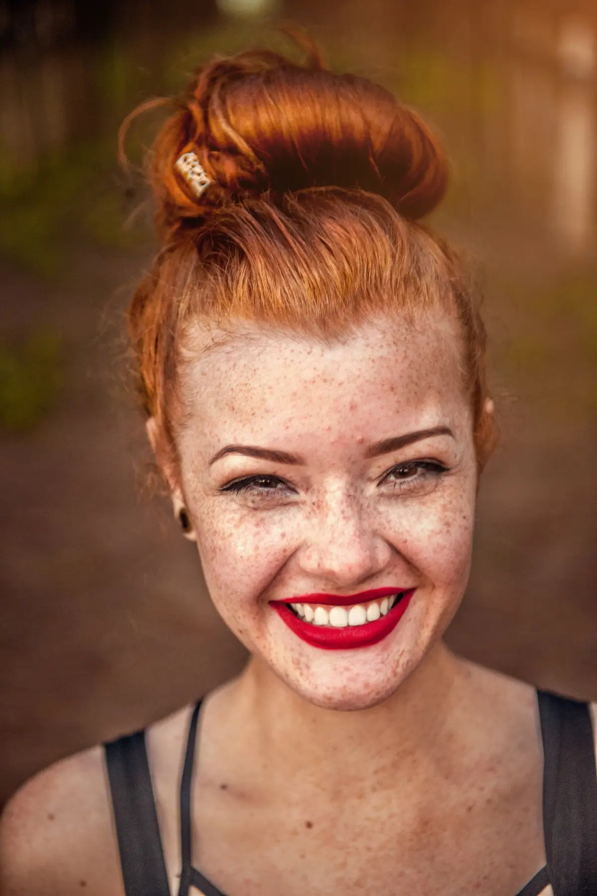 autumn type of woman with ginger hair and freckles